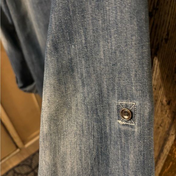 Guess - Picture 4 of 6